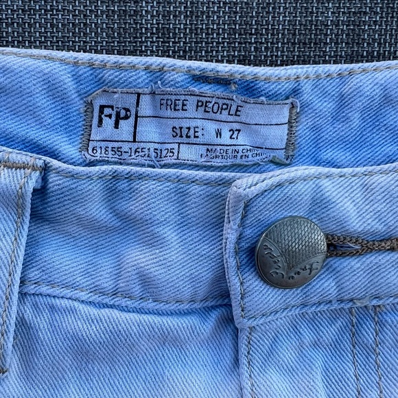 EUC Free People Frayed Jean Shorts Sz 27 - Picture 2 of 3
